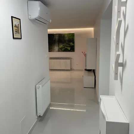 Apartment White Zagreb - Private Parking&Garage Exterior photo