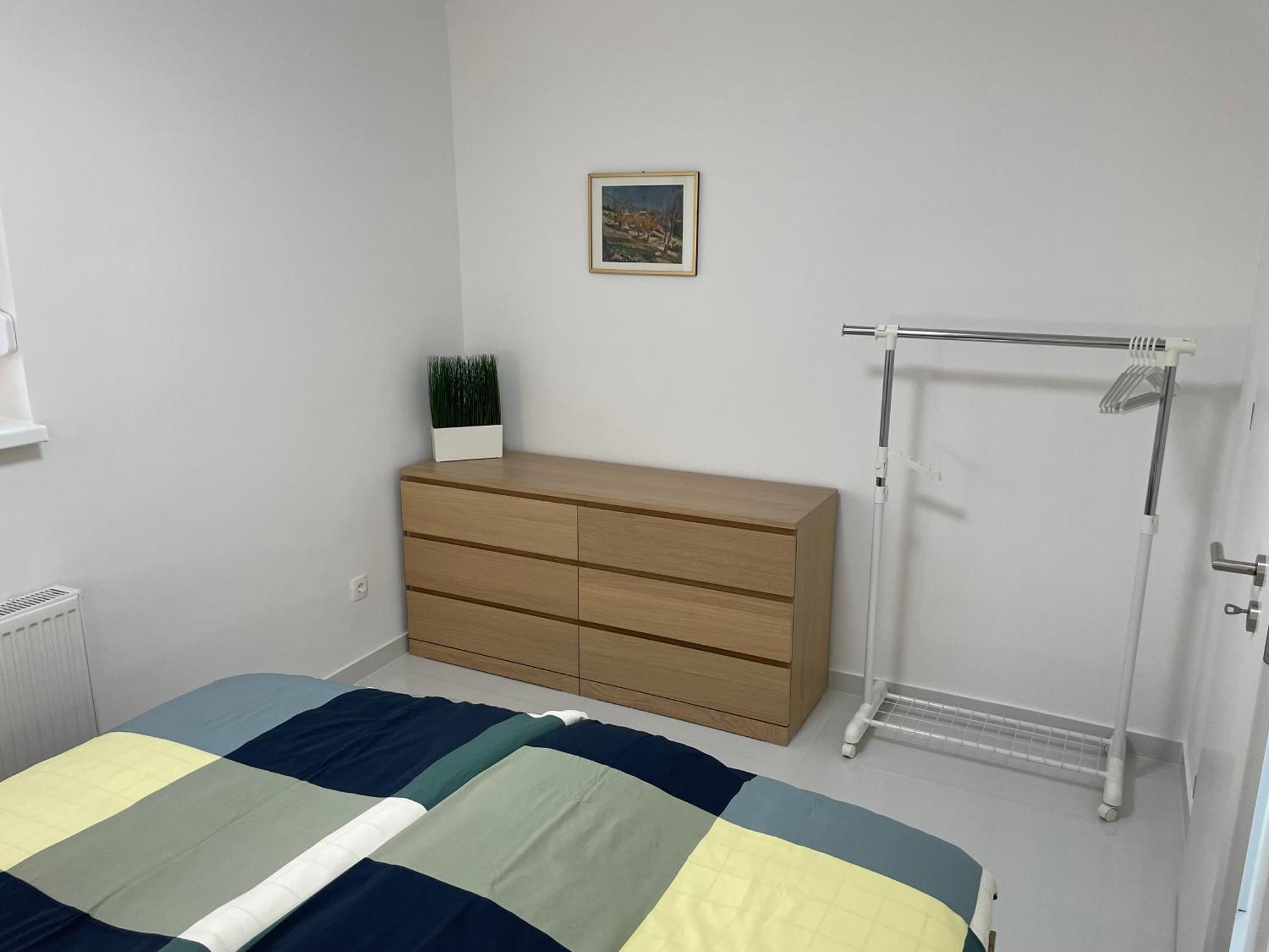 White - Private Parking&garage Apartment *