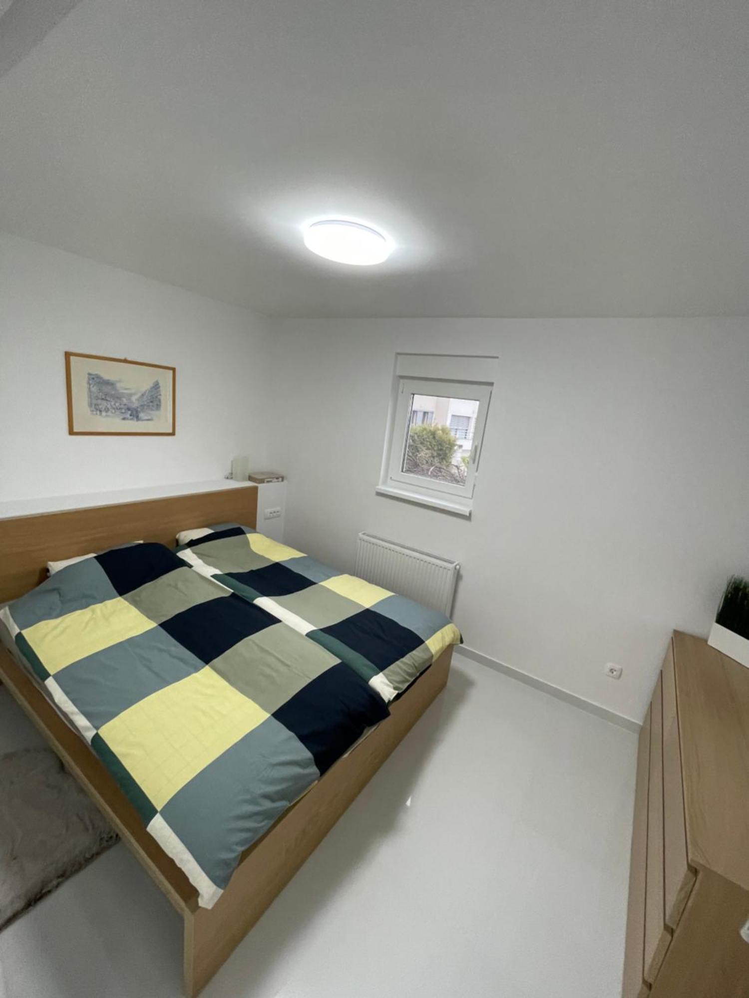 White - Private Parking&garage