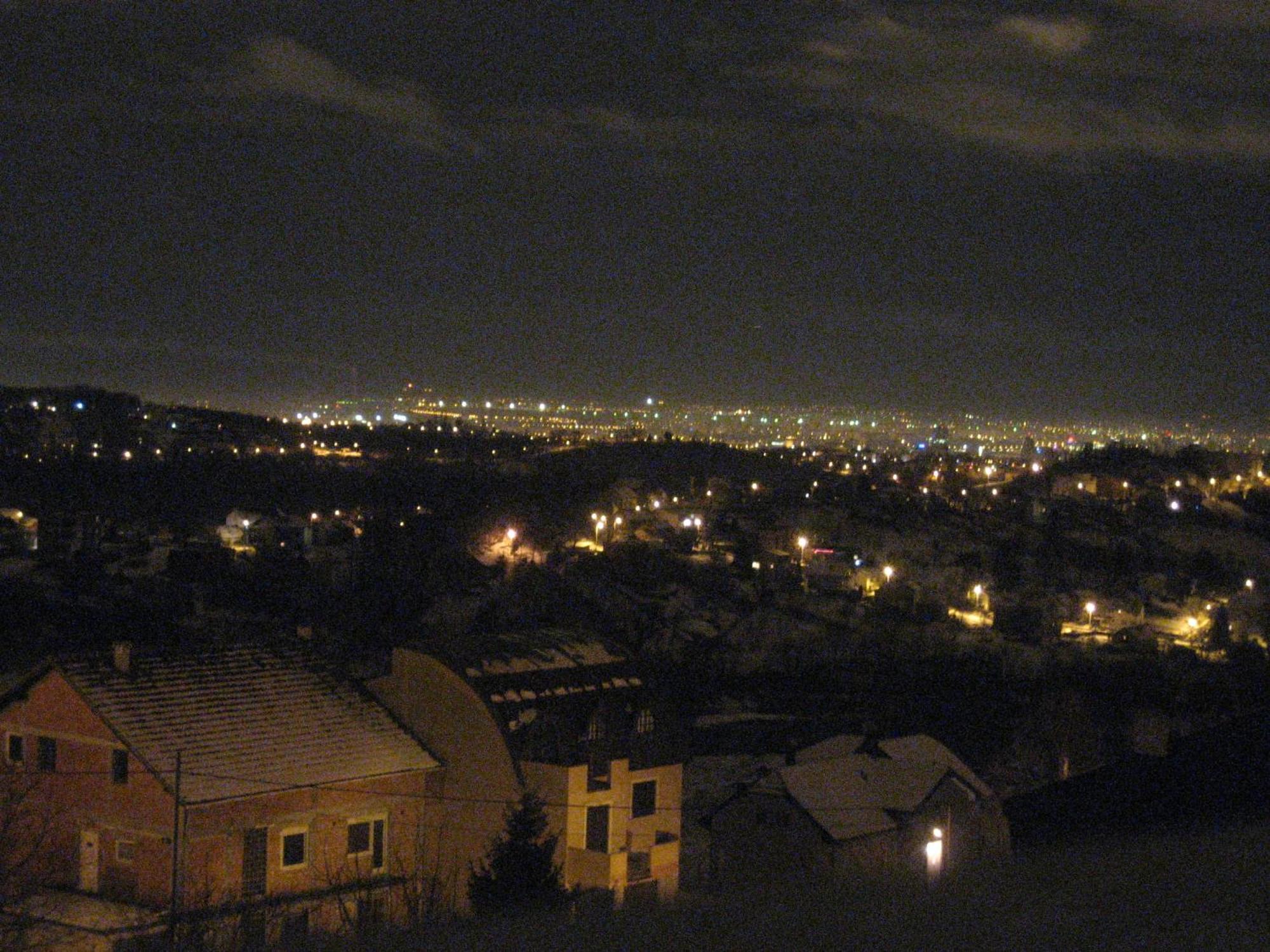 White - Private Parking&garage Apartment Zagreb